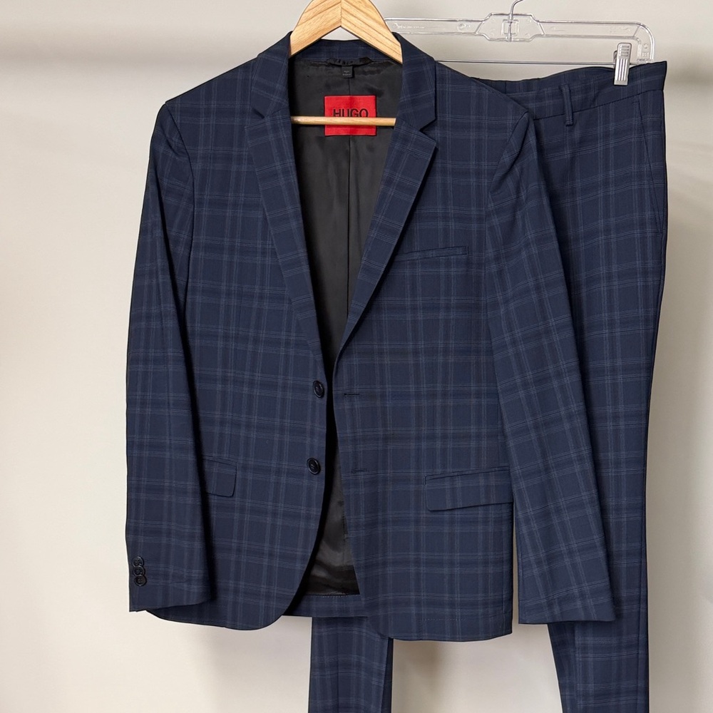 Hugo Boss Dark Blue Plaid Men's Two-Piece Suit